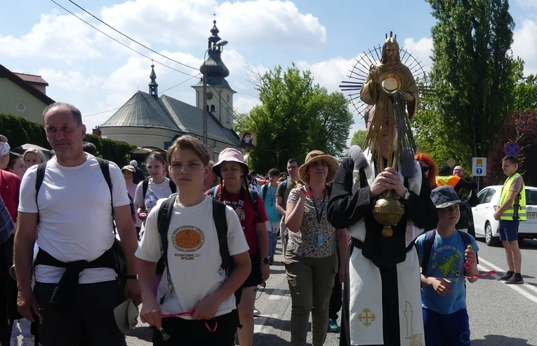 1. Grupa św. Faustyny w drodze do Łagiewnik - 2025