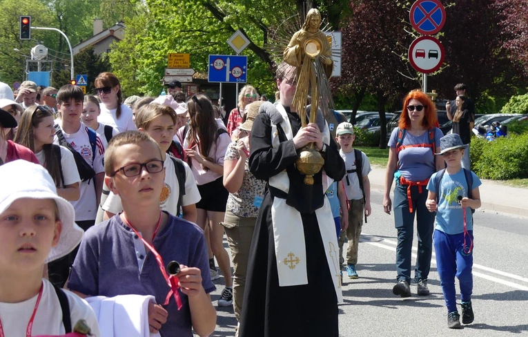 1. Grupa św. Faustyny w drodze do Łagiewnik - 2025