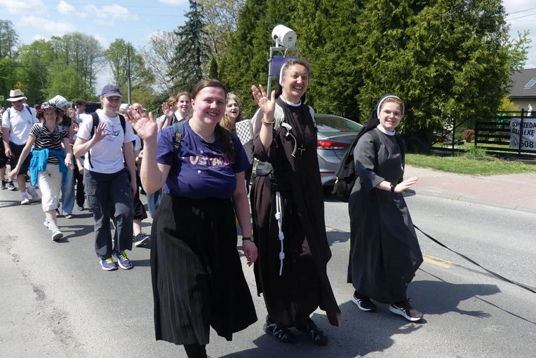 2. Grupa bł. Ks. Michała Sopoćki w drodze do Łagiewnik - 2025