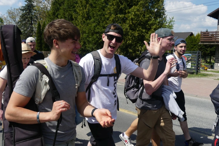 4. Grupa św. abp. Józefa Bilczewskiego w drodze do Łagiewnik - 2025