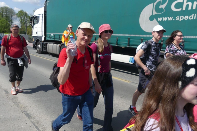 5. Grupa św. Matki Teresy w drodze do Łagiewnik - 2025