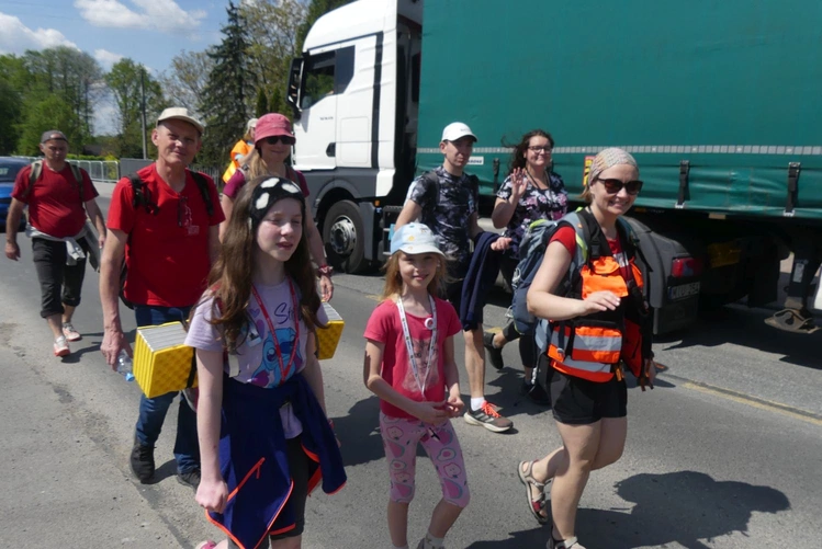 5. Grupa św. Matki Teresy w drodze do Łagiewnik - 2025