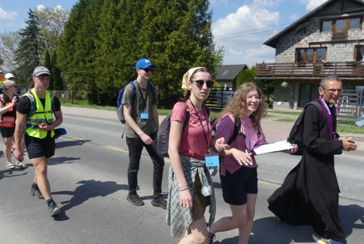 5. Grupa św. Matki Teresy w drodze do Łagiewnik - 2025