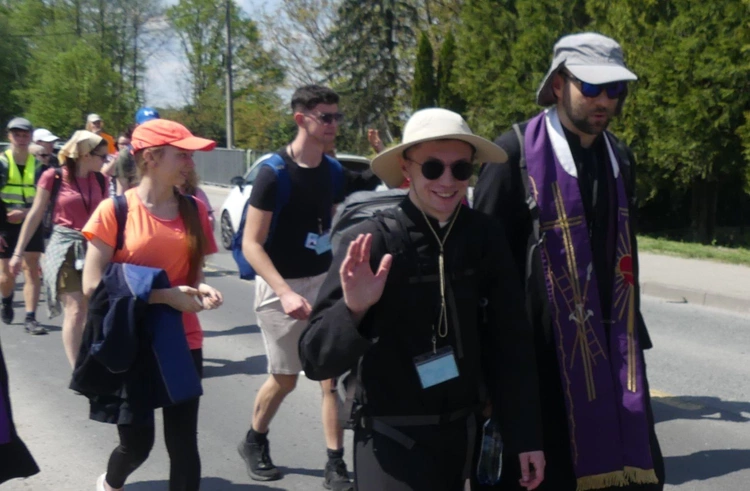 5. Grupa św. Matki Teresy w drodze do Łagiewnik - 2025