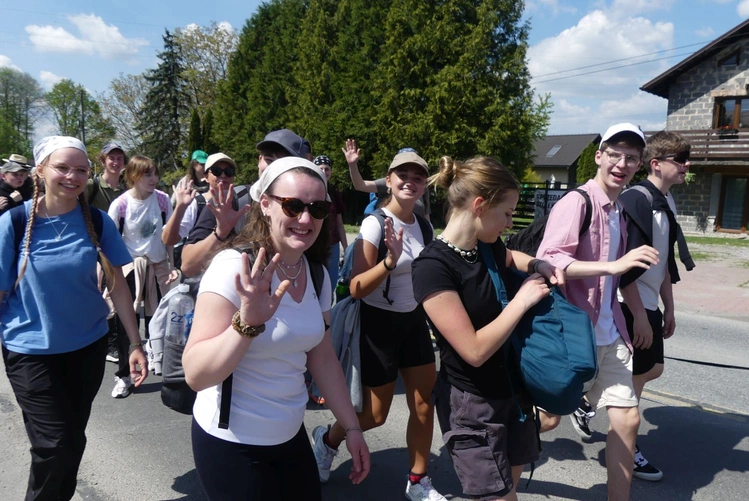 5. Grupa św. Matki Teresy w drodze do Łagiewnik - 2025