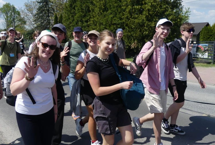 5. Grupa św. Matki Teresy w drodze do Łagiewnik - 2025