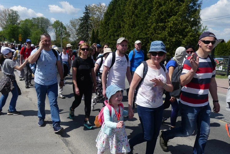 5. Grupa św. Matki Teresy w drodze do Łagiewnik - 2025