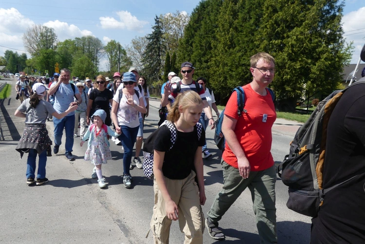 5. Grupa św. Matki Teresy w drodze do Łagiewnik - 2025