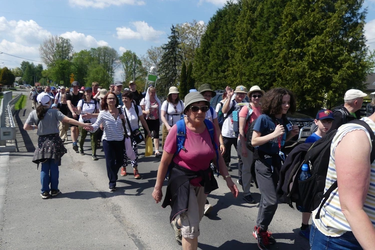 5. Grupa św. Matki Teresy w drodze do Łagiewnik - 2025