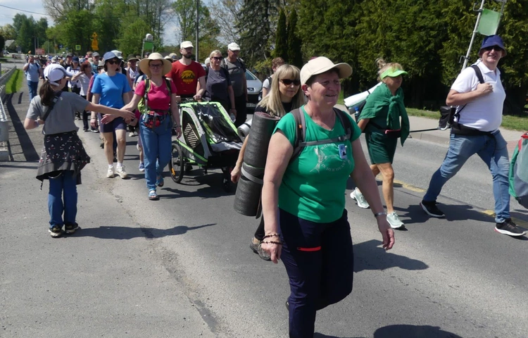 5. Grupa św. Matki Teresy w drodze do Łagiewnik - 2025