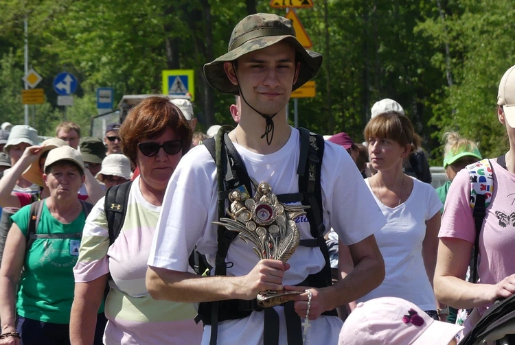 5. Grupa św. Matki Teresy w drodze do Łagiewnik - 2025