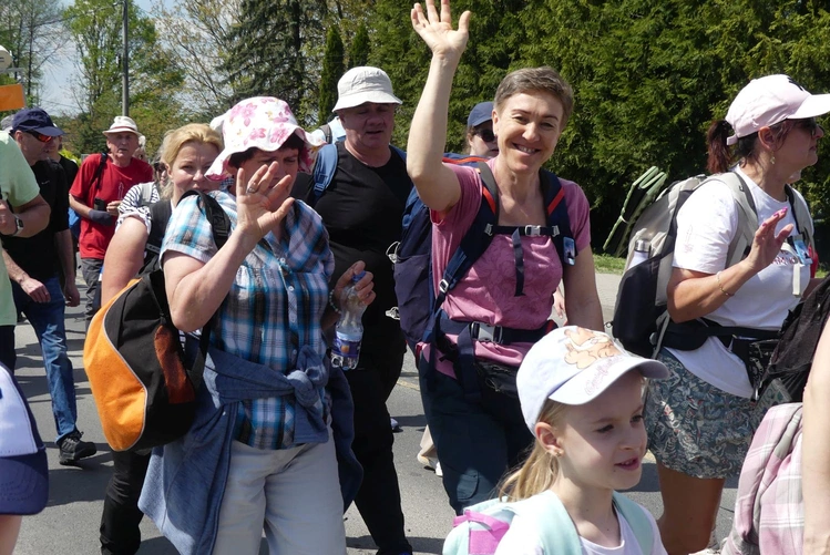 7. Grupa św. Brata Alberta w drodze do Łagiewnik - 2025