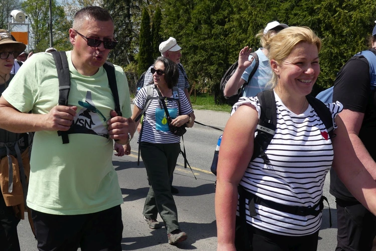 7. Grupa św. Brata Alberta w drodze do Łagiewnik - 2025