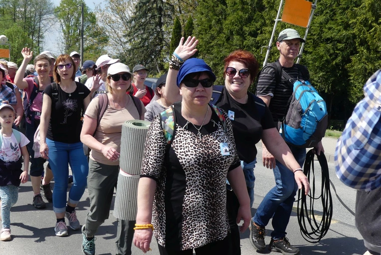 7. Grupa św. Brata Alberta w drodze do Łagiewnik - 2025