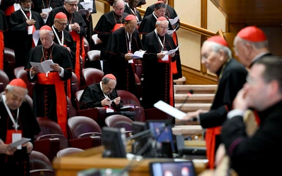 IX Kongregacja Generalna, w poniedziałek kardynałowie spotkają się dwa razy