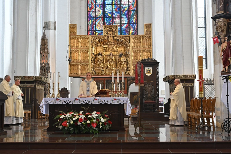 Liturgia 3 maja w bazylice Mariackiej