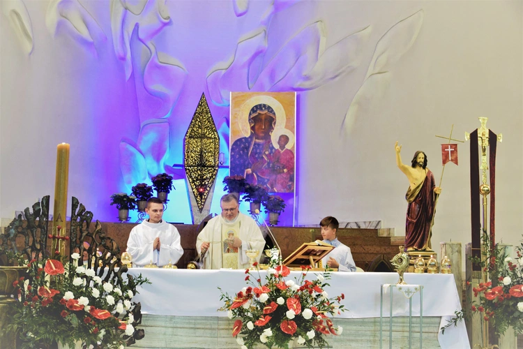 Testament z krzyża i historii - 3 Maja w parafii ludzi pracy