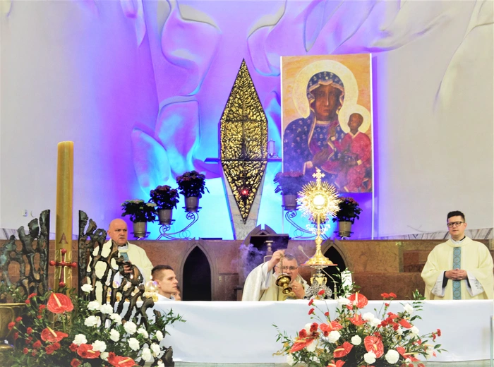 Testament z krzyża i historii - 3 Maja w parafii ludzi pracy