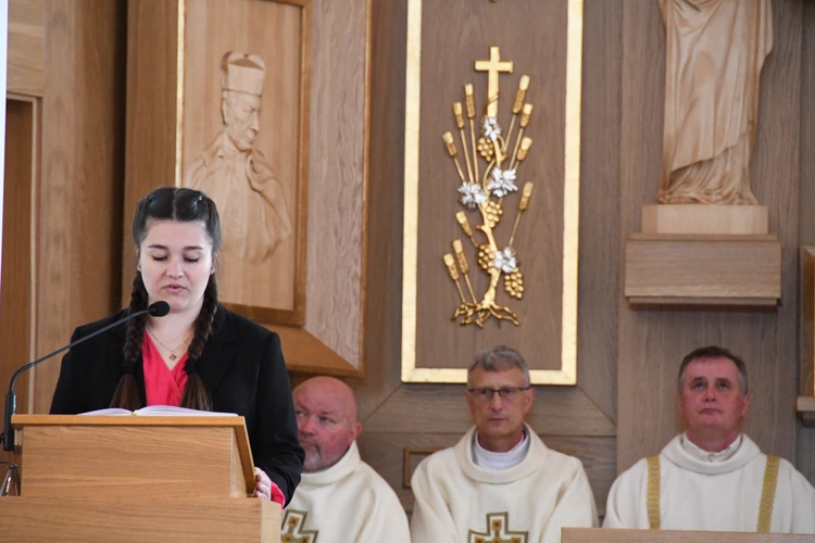Poświęcenie kościoła w Nowych Załubicach