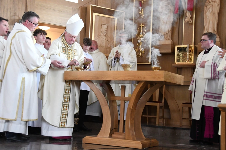 Poświęcenie kościoła w Nowych Załubicach
