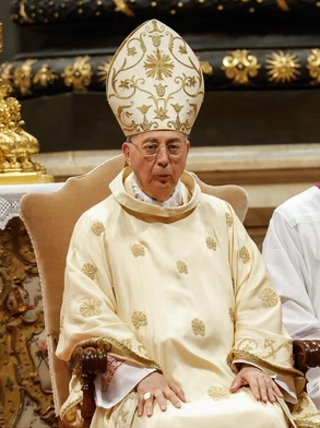 Kard. Mamberti: Miłość i adoracja Pana określiły pontyfikat Franciszka