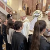 Bp Olszowski: Największe szczęście - widzieć, że życie przynosi dobre owoce