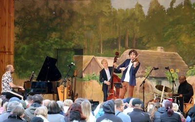 Z koncertem "Mazurki - Jazz" wystąpił Marcin Pospieszalski z zespołem.