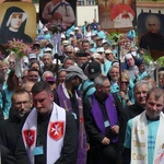 Piesi pielgrzymi u celu: w sanktuariach św. Jana Pawła II i Bożego Miłosierdzia w Łagiewnikach - 2025