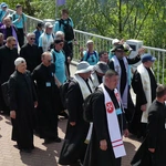 Piesi pielgrzymi u celu: w sanktuariach św. Jana Pawła II i Bożego Miłosierdzia w Łagiewnikach - 2025