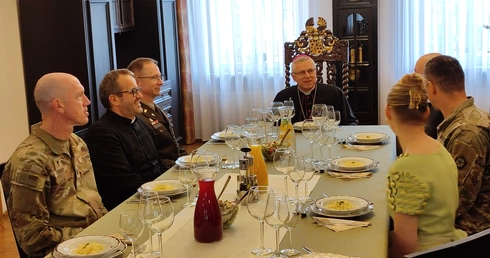 Ekumenicznie, w mundurach, za pokój.