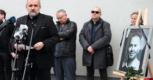 Szpital Uniwersytecki w Krakowie dniem żałoby upamiętnił zamordowanego przed tygodniem dr. Tomasza Soleckiego