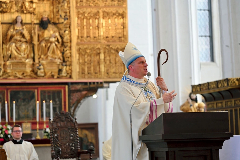  Homilia była poświęcona  Bożej Rodzicielce.