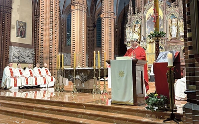  Homilię wygłosił bp Kopiec.