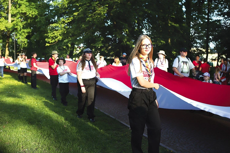Spotkania pod flagą pokazały, że choć różnice zdań są obecne w narodzie, to barwy narodowe wciąż łączą.