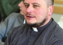 – Nie poddawaj się, cierpliwie trwaj przy Jezusie – mówi ks. Kamil Falkowski.