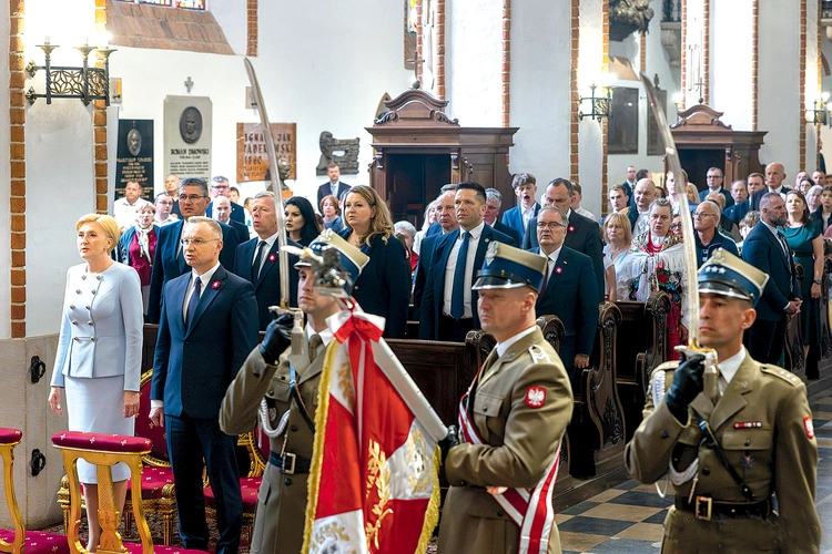 W Eucharystii uczestniczyła także para prezydencka.