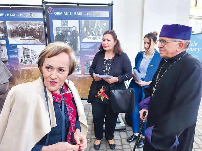Kościół katolicki od lat wzywa do zachowania pamięci o ofiarach masakr. 