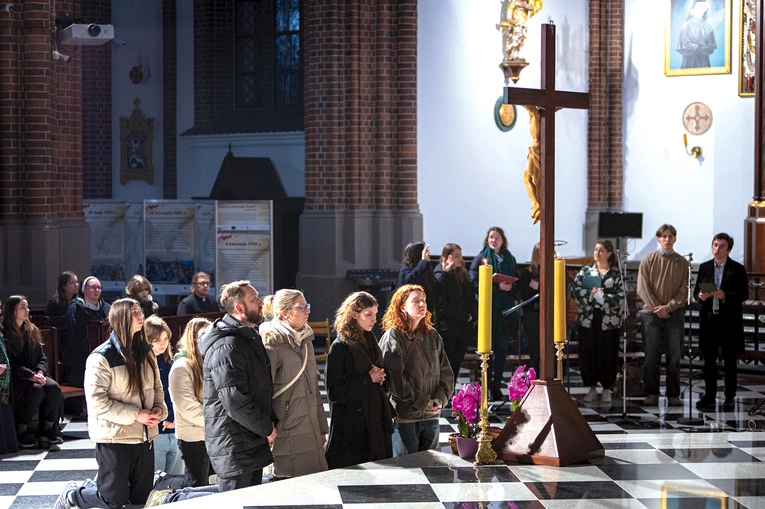 Spotkania są przygotowywane z myślą o licealistach i studentach.