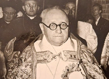  Ks. Józef Czapran Urodził się w 1893 roku, a zmarł w roku 1972. Jest pochowany na cmentarzu komunalnym w Gorzowie Wlkp. „Dziś wiem, że ks. Josef Czapran zmarł w 1972 roku, gdy miałem trzydzieści lat. Gdybym o nim wiedział, opłakiwałbym jego śmierć, ale nie zrobiłem tego. Zamiast tego dzisiaj celebruję jego życie, hojność i odwagę” – powiedział Andrew Jampoler w Instytucie Pamięci Męczenników i Bohaterów Holocaustu – Yad Vashem 4 lipca 2022 roku.