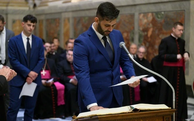 Konklawe w praktyce, czyli jak dochować tajemnicy? 