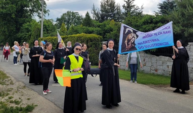 Z nadzieją do Matki - piesza pielgrzymka z Wierzbic do Sulistrowiczek