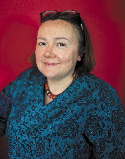 Justyna Bednarek autorka niezwykle popularnych książek dla dzieci, romanistka. Laureatka licznych nagród przyznawanych za literaturę dziecięcą.
