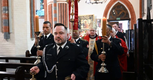 Bp Zadarko: Pod mundurem musi kryć się duch