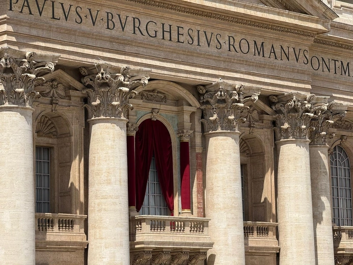 Plac Świętego Piotra podczas konklawe 2025