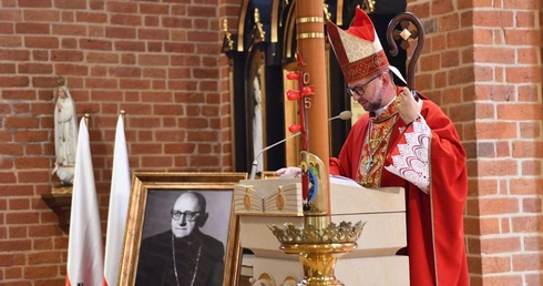 W Gorzowie upamiętniono śp. ks. Czaprana, który ocalił żydowską rodzinę