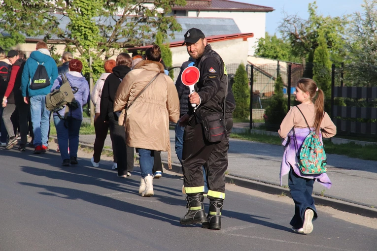 I Nocna Pielgrzymka Śladami Kapliczek w parafii w Powidzku