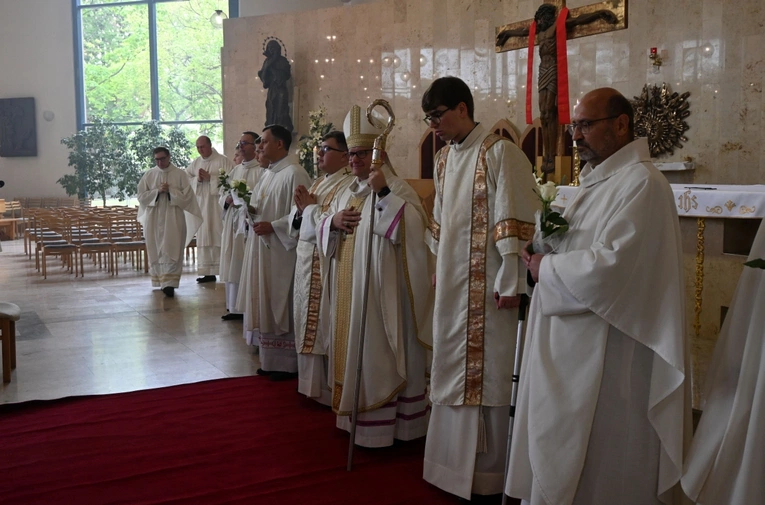Święcenia diakonatu
