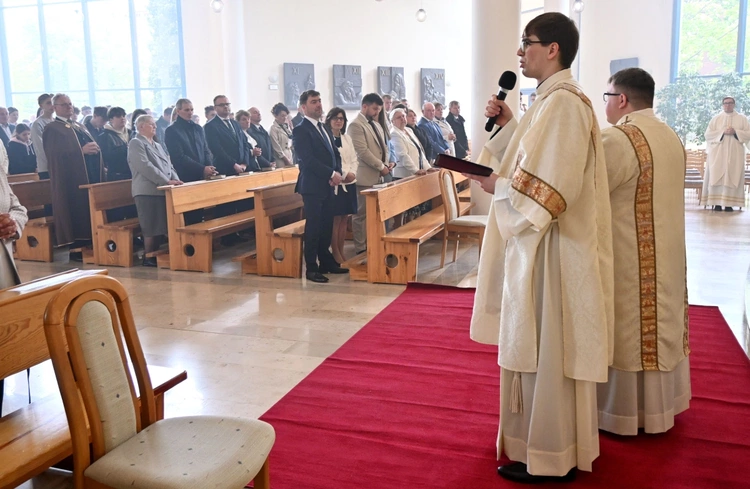 Święcenia diakonatu
