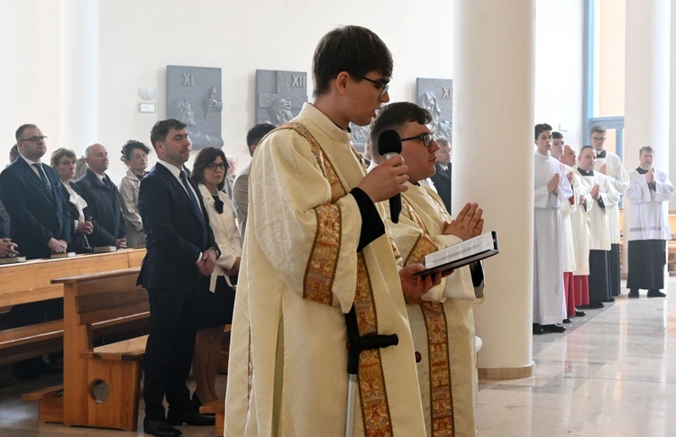 Święcenia diakonatu