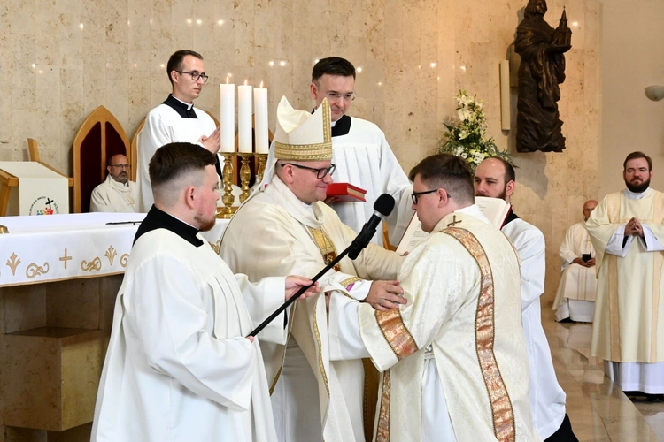 Święcenia diakonatu